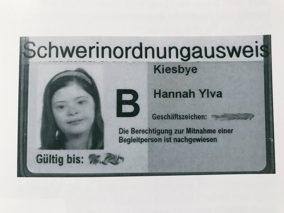 Hannah hat aus ihrem Schwerbehindertenausweis einen Schwer-in-Ordnung-Ausweis gemacht und darüber geschrieben.

Du bist klasse, Hannah! 👏👏