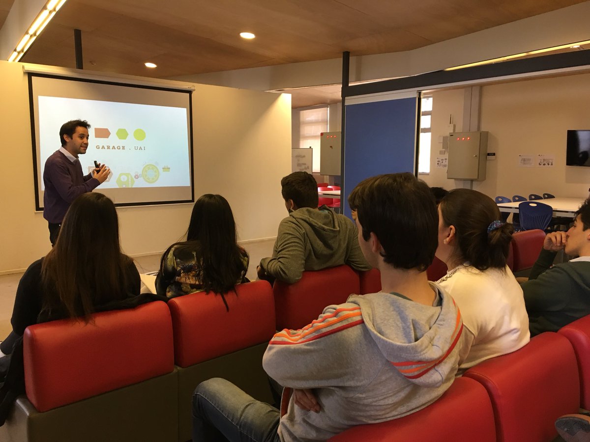 GarageUAI's tweet photo. 📓📚Alumnos de Taller de Diseño y Evaluación de Proyectos @NegociosUAI de @gusdougherty visitan #GarageUAI ¡Bienvenidos! https://t.co/qbdqMAEH0w