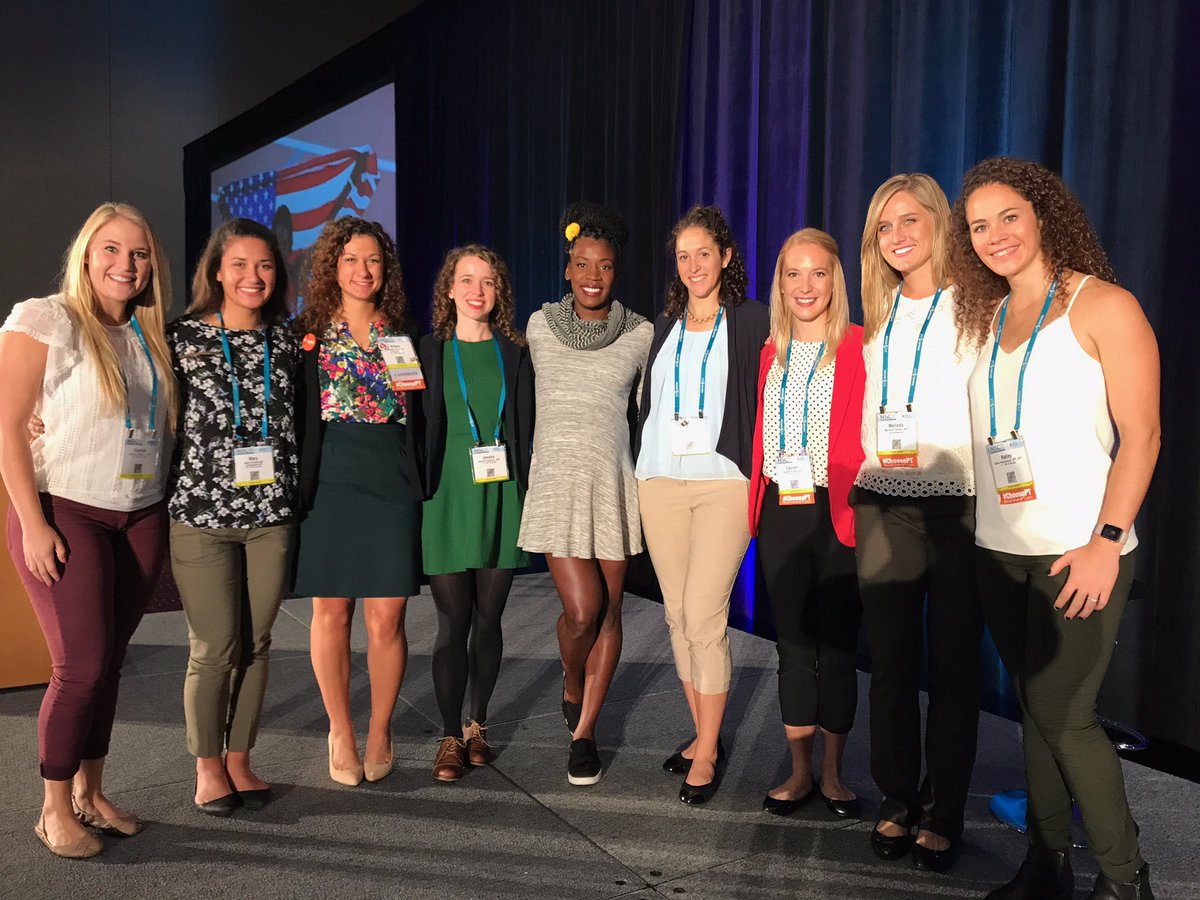 AZStudentSIG's tweet photo. Part of the #AZSSIG crew with the amazing keynote @AlysiaMontano. #aptansc #getweird @jheick1 https://t.co/jjBMPKcRov