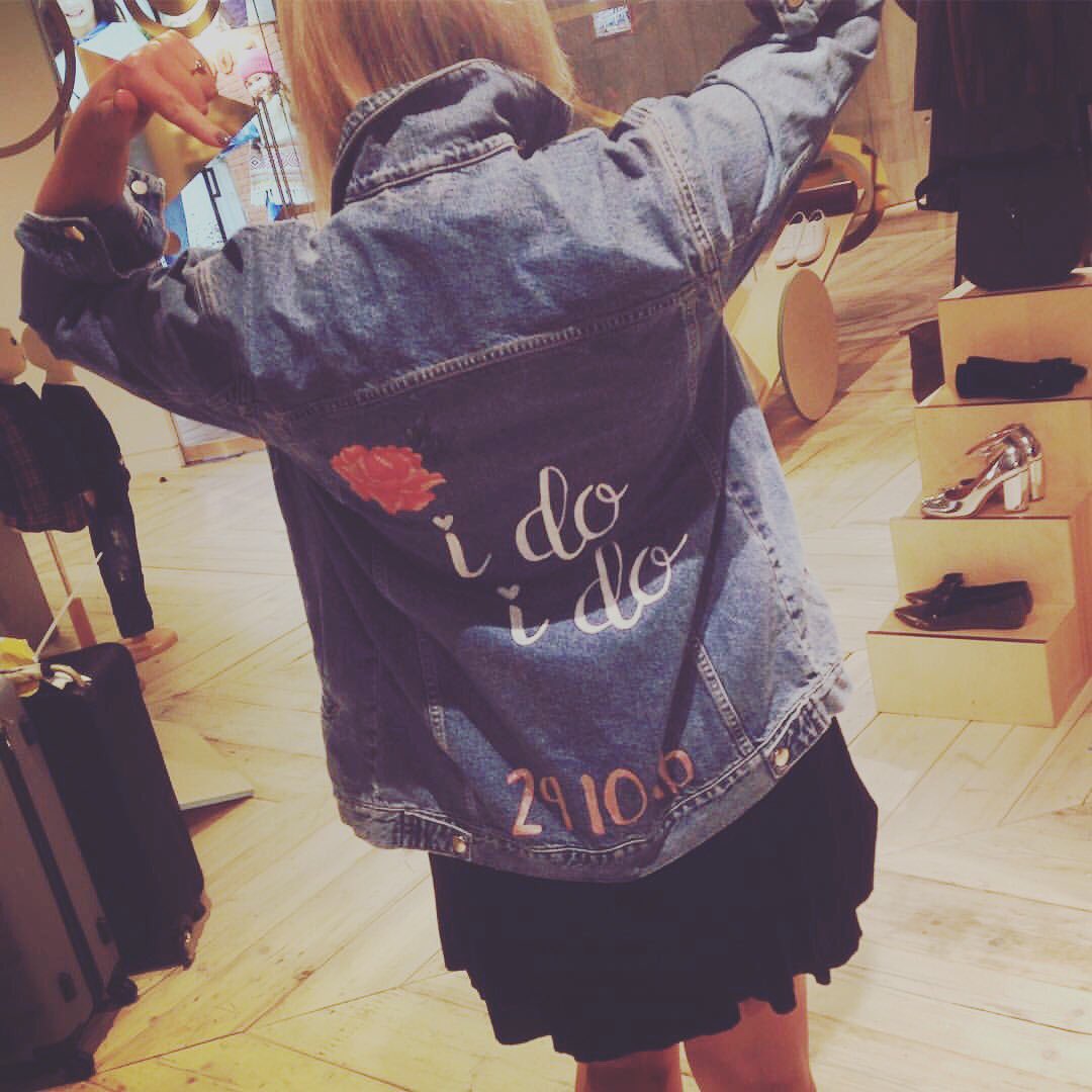 alisoncolhoun's tweet photo. Throwing it back to this day last year... πMy #workhen with the best PR gals there ever was and the most gorgeous gift! #PenneysHuns π₯πππ°πΌπ https://t.co/RCyMAYxMmB