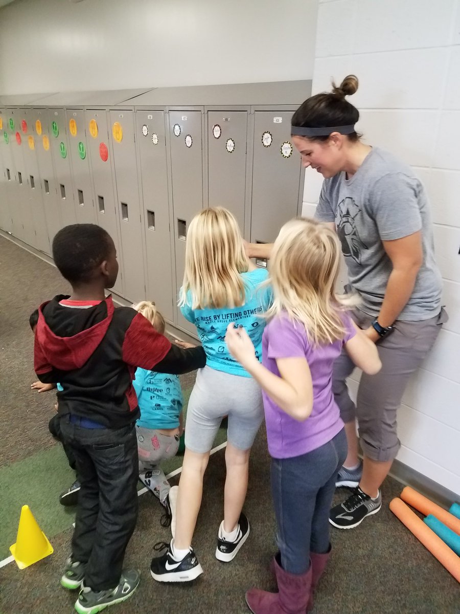 MapleGrovePE's tweet photo. Cooperation with @MsBarclayPE is so much fun! #synergizingisthebest @MGEWaukee https://t.co/G09cL3XK7B