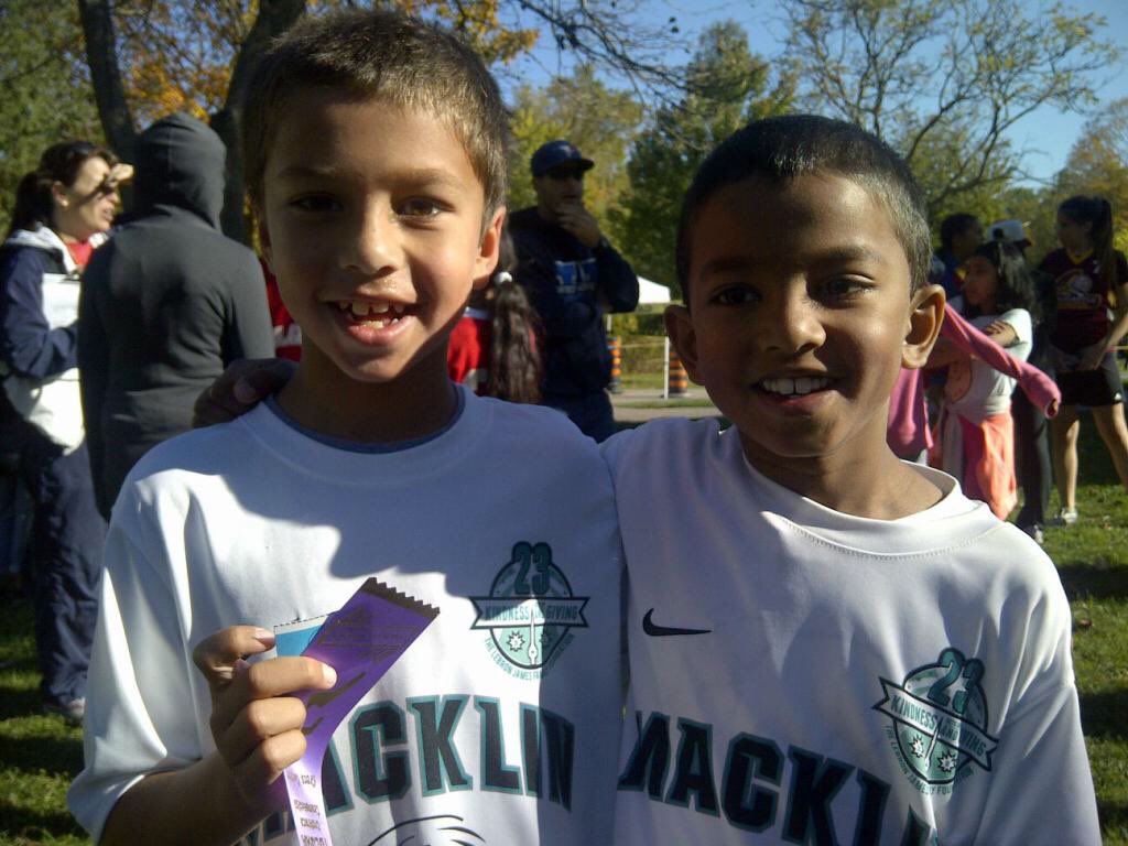 MacklinPS_TDSB's tweet photo. Macklin cross country team - so proud of these athletes!! #MacklinMagic https://t.co/dfKCNjpy1z