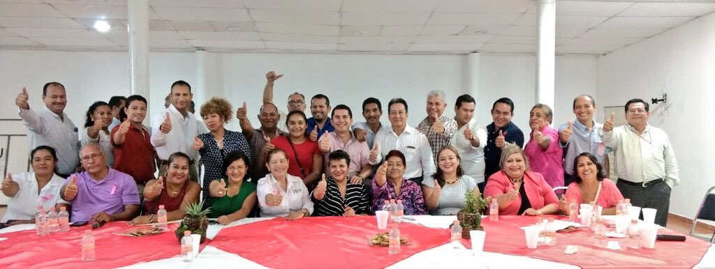 CNOPTabasco1's tweet photo. Los cenopistas en Nacajuca en un acto de fortaleza tomaron protesta al Ing. Juan Díaz, quien los dirigirá con mucho éxito. #SoyPopular https://t.co/yjWxYcrfbi