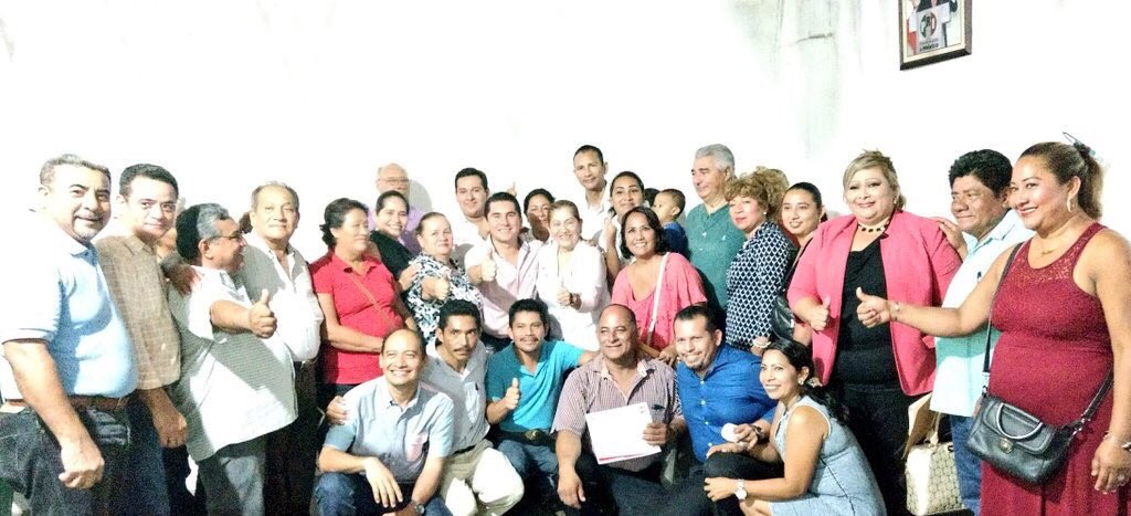 CNOPTabasco1's tweet photo. Los cenopistas en Nacajuca en un acto de fortaleza tomaron protesta al Ing. Juan Díaz, quien los dirigirá con mucho éxito. #SoyPopular https://t.co/yjWxYcrfbi