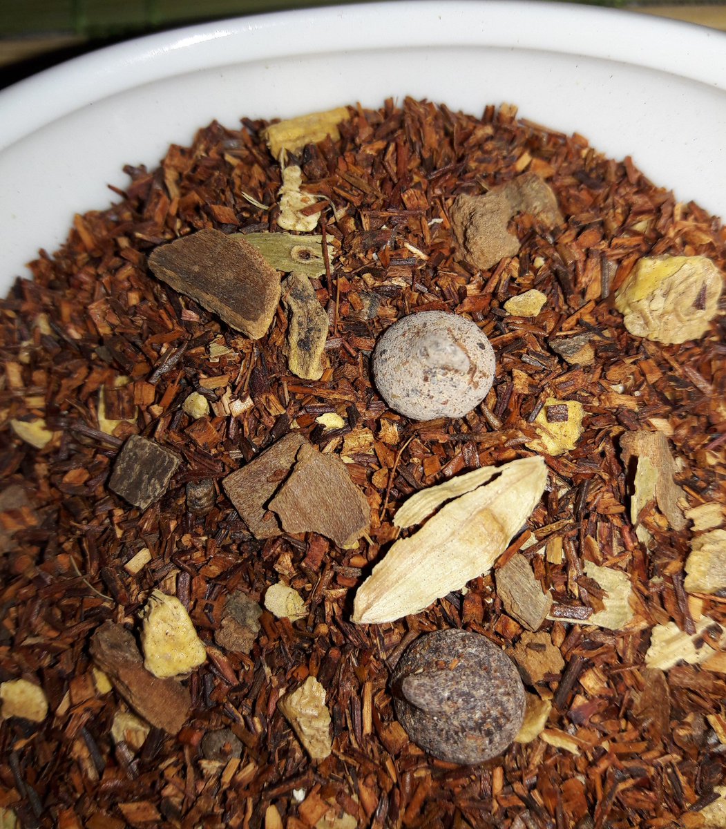OneYoutea's tweet photo. Its #payday ๐๐Try our '#herbal #chocolate #chai #tea , #yumm ! #TGIF #fridayfeeling #weekendvibes #teadaily #yolo #enjoylife #healthyliving https://t.co/tPJOBH1TVC