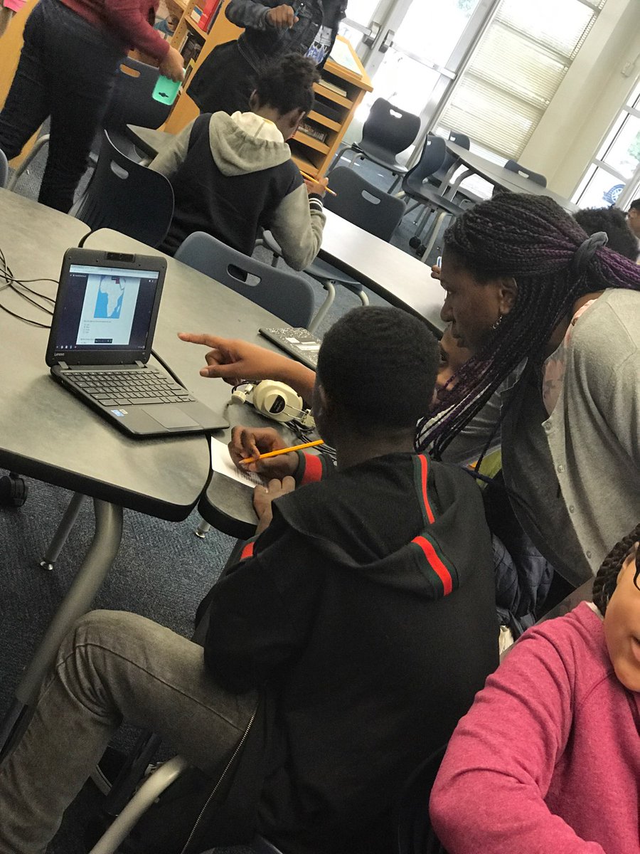 APSHarperArcher's tweet photo. Students engaged in storyboards 📝💻and Social Studies🌎 with @softchoicecares @willwilson2020 #APSLIT @Mstewart_2u @Mrstdgreen #HAMSLIT https://t.co/NjOXCRTSeR