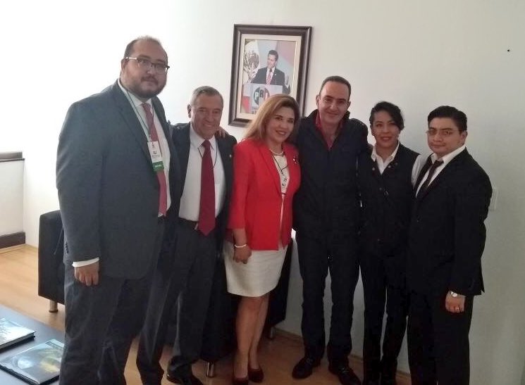EstefanChidiac's tweet photo. Tuve oportunidad de saludar y platicar con el @GralFMZamorano, presidente de la @UR_Nacional y @mayrusmayrus7, dirigente @urpuebla https://t.co/sljMS5aVcQ