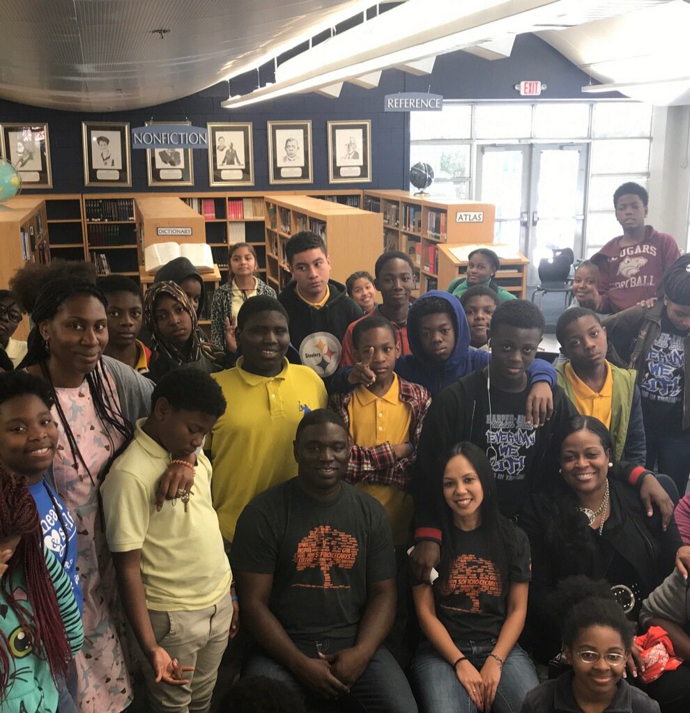 APSHarperArcher's tweet photo. Students engaged in storyboards 📝💻and Social Studies🌎 with @softchoicecares @willwilson2020 #APSLIT @Mstewart_2u @Mrstdgreen #HAMSLIT https://t.co/NjOXCRTSeR