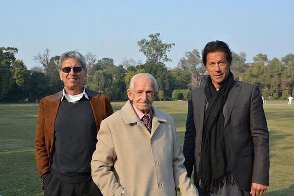 ImranKhanPTI's tweet photo. Happy 100th B'day wishes for our Aitchison College teacher Major Langlands. Unfortunately I wont be able to make it to celeb at Aitchison https://t.co/HDp6N9WCQn