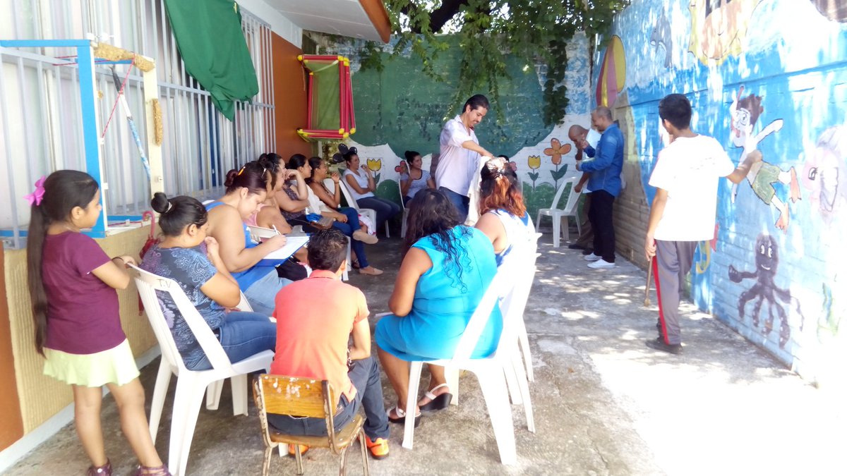 LauraGa58411400's tweet photo. Escuela comprometida, padres participativos con la necesidad de un tejabán JdN J.María Yánez #soy z75. https://t.co/mVlGyEDuDZ