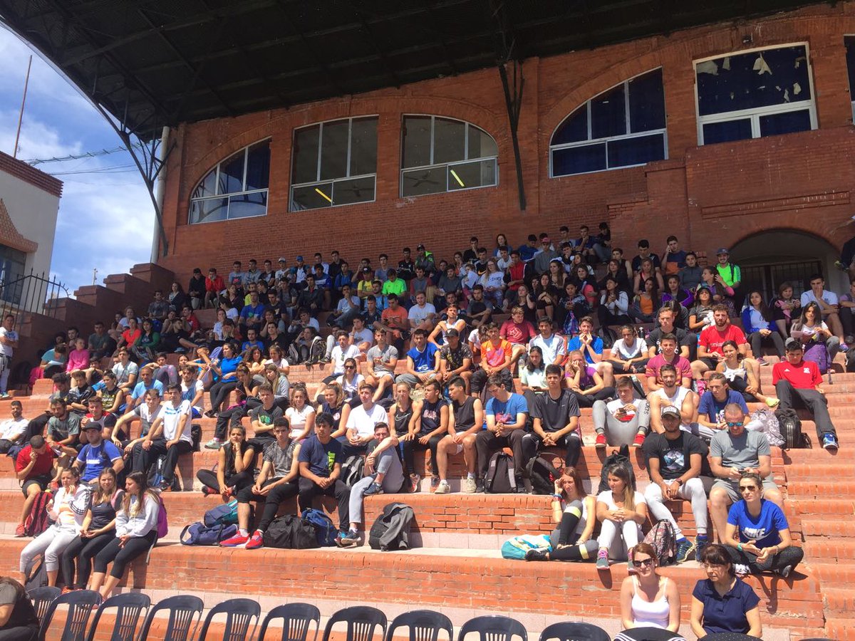 Susibar's tweet photo. Una nueva Jornada de intercambio c/ deportistas olímpicos y para olimpicos de Rosario. Jóvenes q dialogan #Isef11 #CronicasDePorte https://t.co/x00WRub7A9