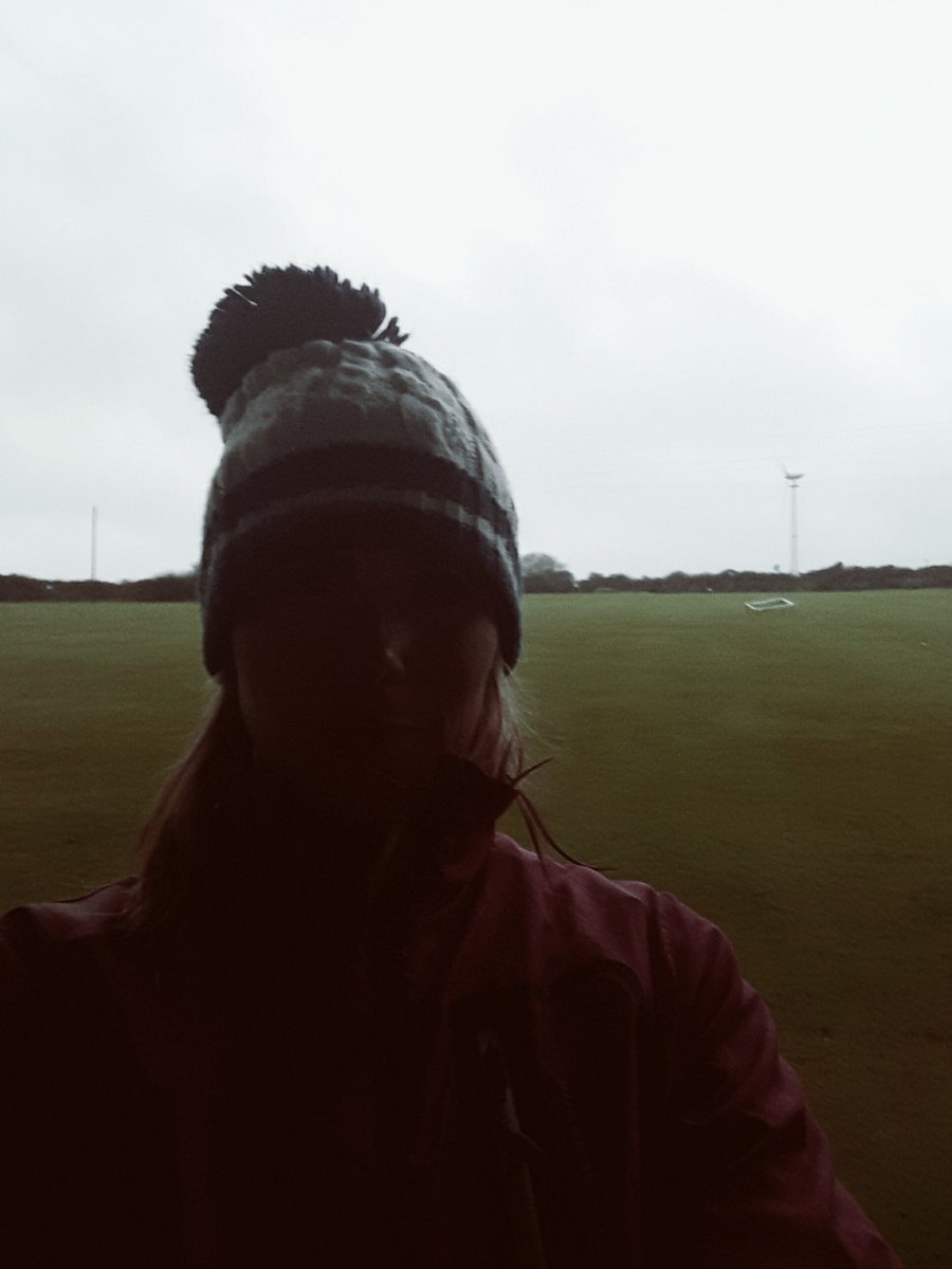 kim22mundy's tweet photo. Trying hard not to let #StormBrian hinder #golf #practice #windy #rain #darknights #hatewinter #woollyhats #cold 😣 stay safe lovely peeps 🌧x https://t.co/YvhnSkOjME