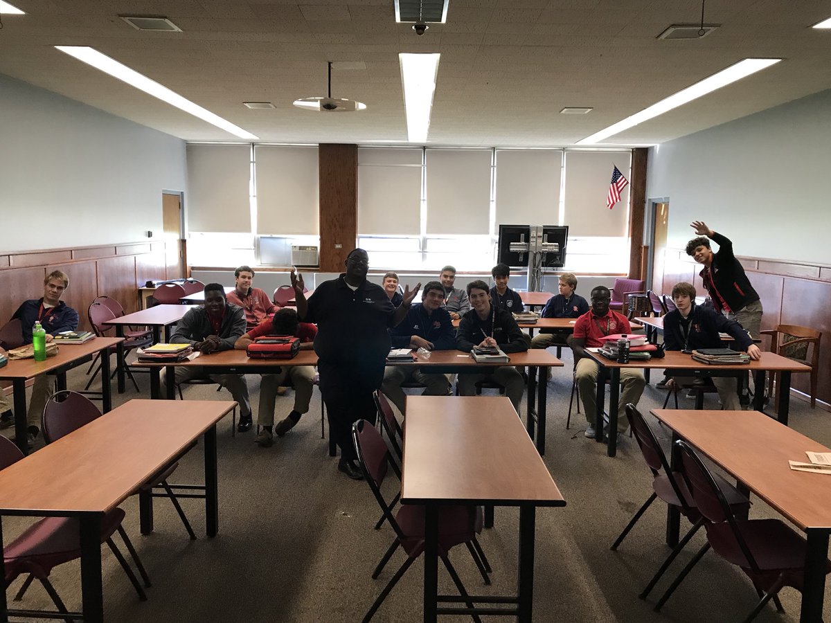 CLoving_Prodigy's tweet photo. Just wrapped up another great talk on a Career in Healthcare Business at my Alma Mater @StRitaHS.  #reallife #gomustangs https://t.co/DDE3E1xltp