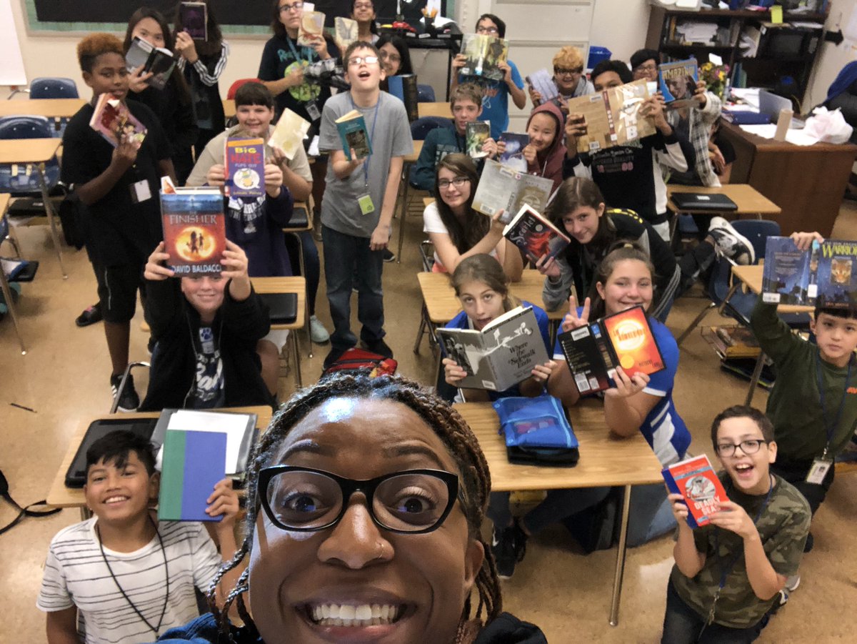 MsJaeAllen's tweet photo. Heard of “selfie?” Well, here’s our CLASSIE!!! #RichardsonReads #ApolloGearUp #CantStopRISD 📖📚 @misslibrarylady https://t.co/ZTc99jmcMv