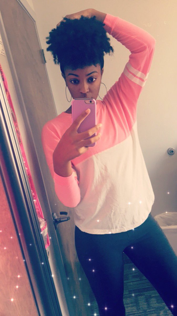 _LoveShayon's tweet photo. #FineappleFriday 🍍💕 https://t.co/tkfa4KNiob