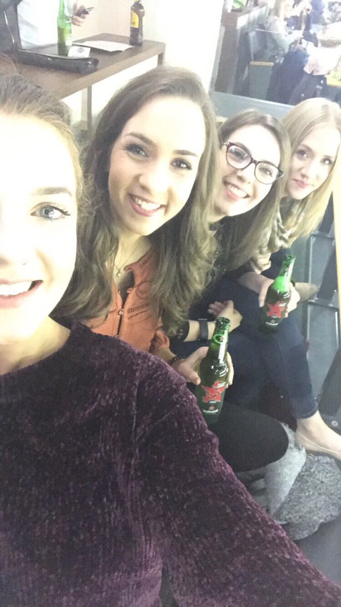 BeccaJx0x's tweet photo. Let's Go Giants!!! 🎉🏒🥅🍻 #HeinekenStarExperience #BelfastGiants #VIP https://t.co/G1oqlnmiky