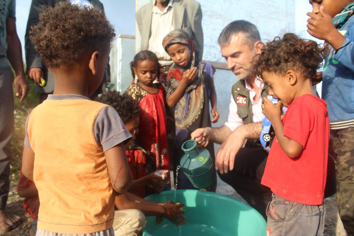 Shane Stevenson, Oxfam #Yemen country director: “Never have such simple activities such as hand washing been so important” #choleraResponse