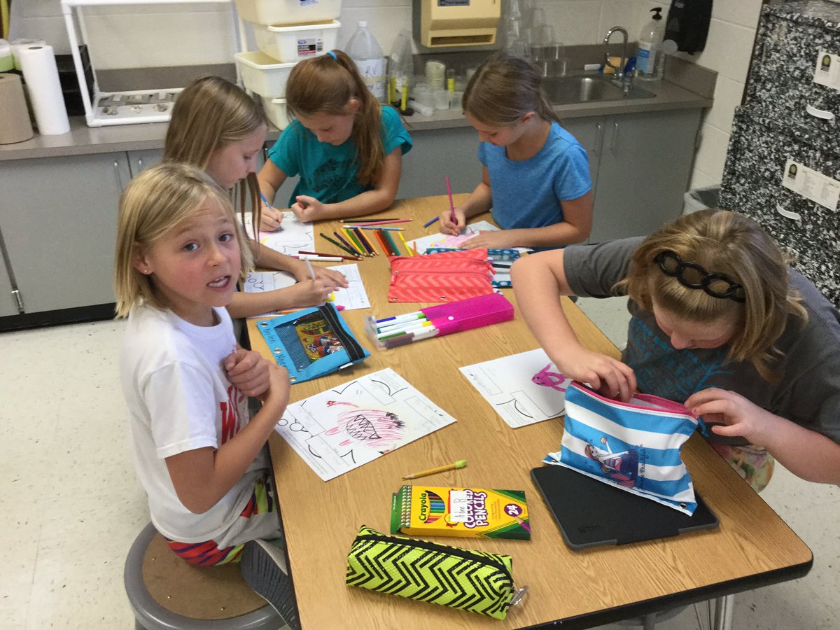 mradamsWSD's tweet photo. Listening to a story and making inferences based on clues in the text to draw the monster in the story! https://t.co/2YWMvWIKX4