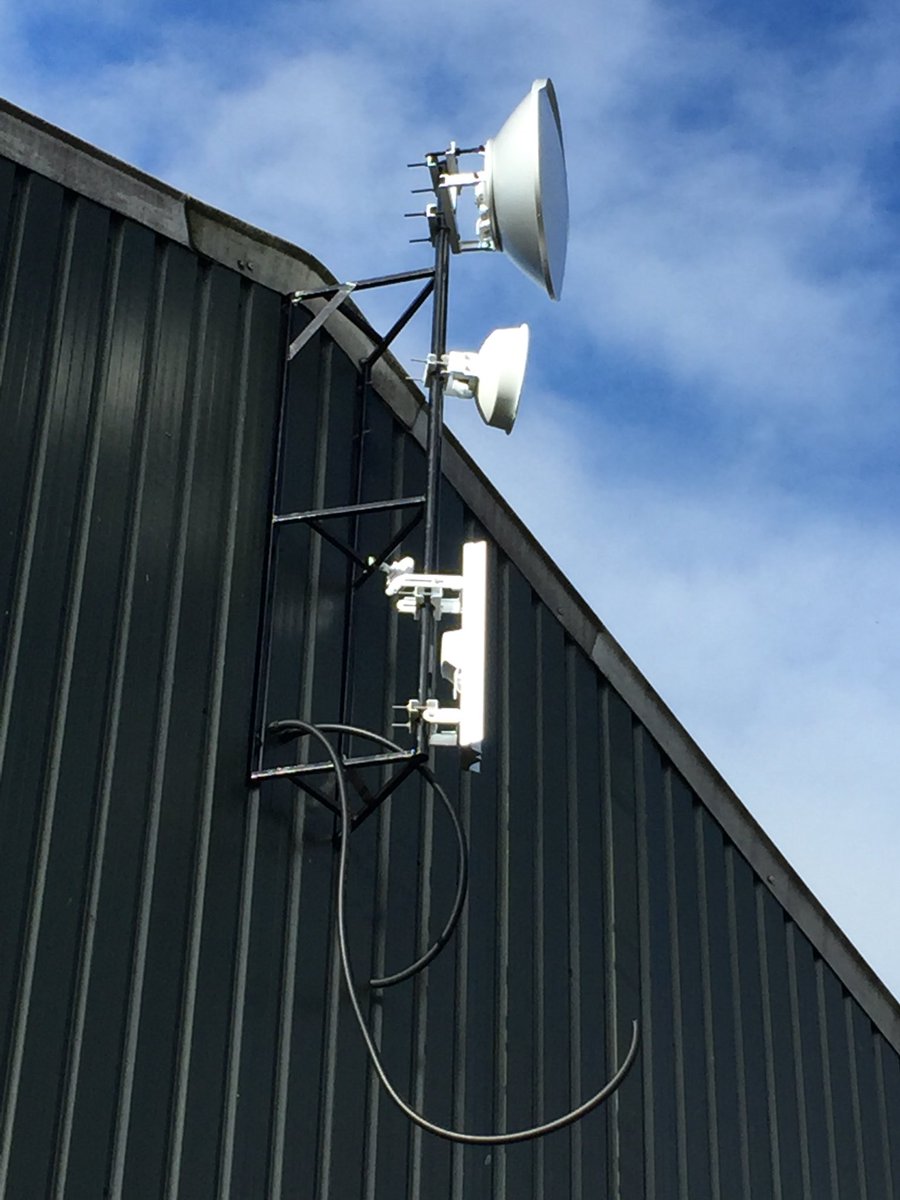 mrrosslwilliams's tweet image. Just a casual Friday knocking up a WISP site for #RuralBroadband @ubnt
