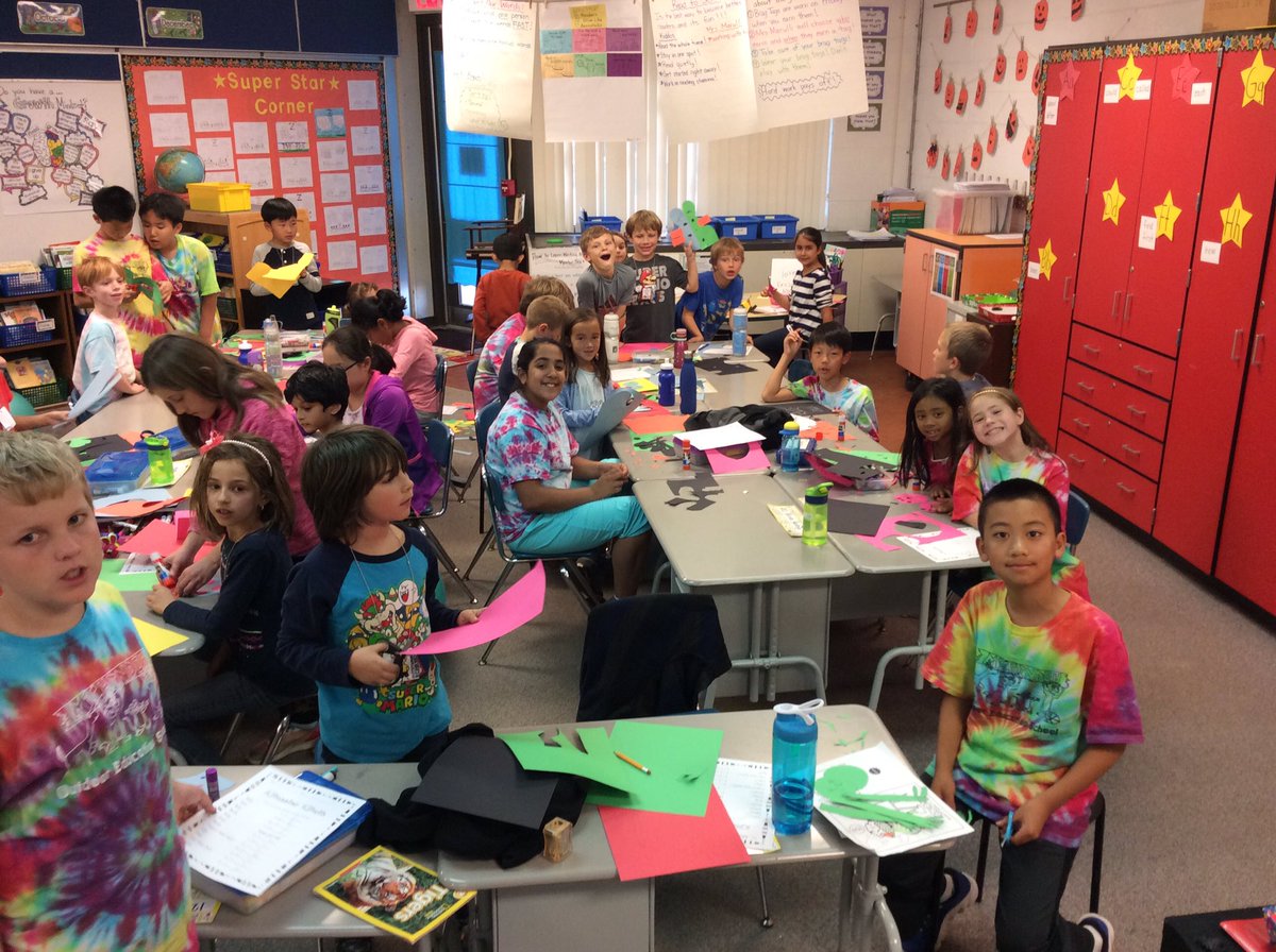 mrsmarulli's tweet photo. We love our buddies! @suzannemiller21 @HamiltonHawks82 https://t.co/rTIbzqsf7M