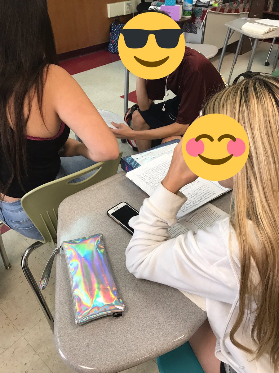 toddsenglish's tweet photo. Ss in @toddsenglish #toddsAP working on Classification essays and sharing their writing. #WhyIWrite #PioneerPride @svhsmrmay @johncbaxter1 https://t.co/tNt5NZ9CcG