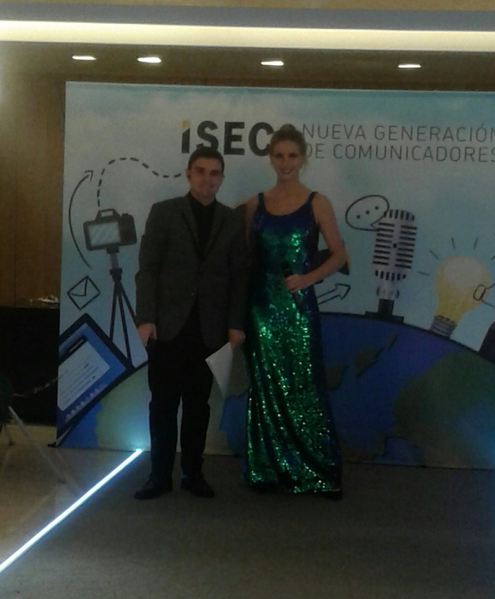 marcospelayo94's tweet photo. Con dos grandes compañeros y una gran profesora, Silvana Seilguer!!! #EgresadosISEC @ISEC_Edu @AndresCatalini @CarmuCastro https://t.co/XZ2FNGZDTc
