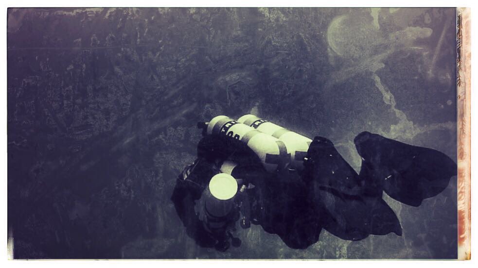 SReissenweber's tweet photo. pressure is our therapy... #ScubaDiving, #coldwater, #apeks, #HollisGear #staucht https://t.co/0h6GyM4Pox