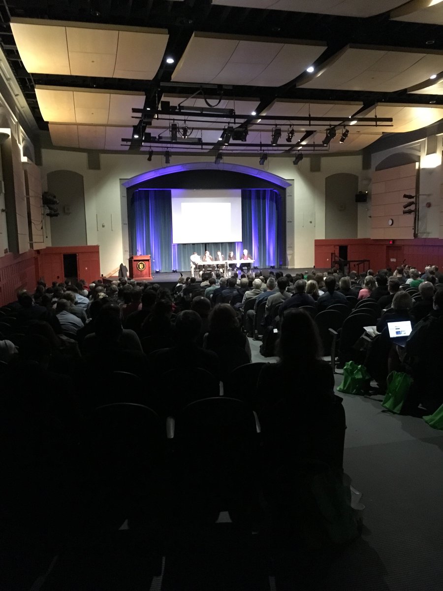 SalalSVSC's tweet image. "Our students are excellent crap-detectors... eager to think about resistance. Teaching should be a subversive activity." #BCSSTA #RaiseItUp