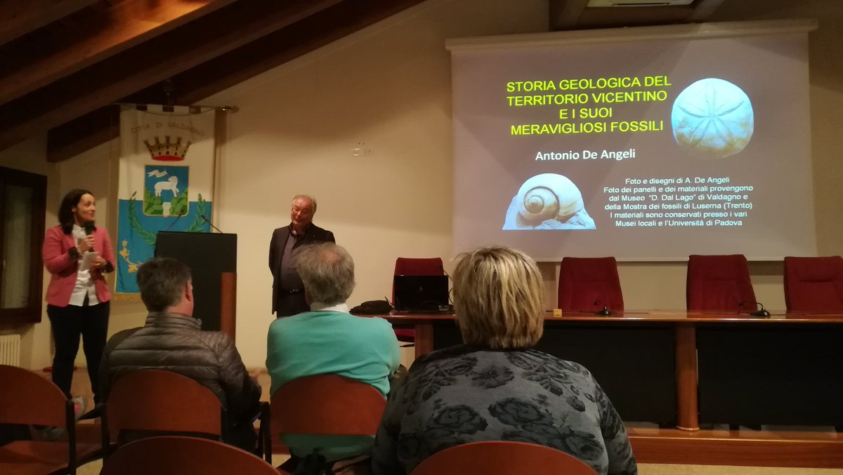 ValdagnoEventi's tweet photo. Stasera abbiamo l'onore di ospitare a #Valdagno il Cav. Antonio de Angeli, uno dei più grandi esperti mondiali di fossili. https://t.co/eB6k7hVjq7