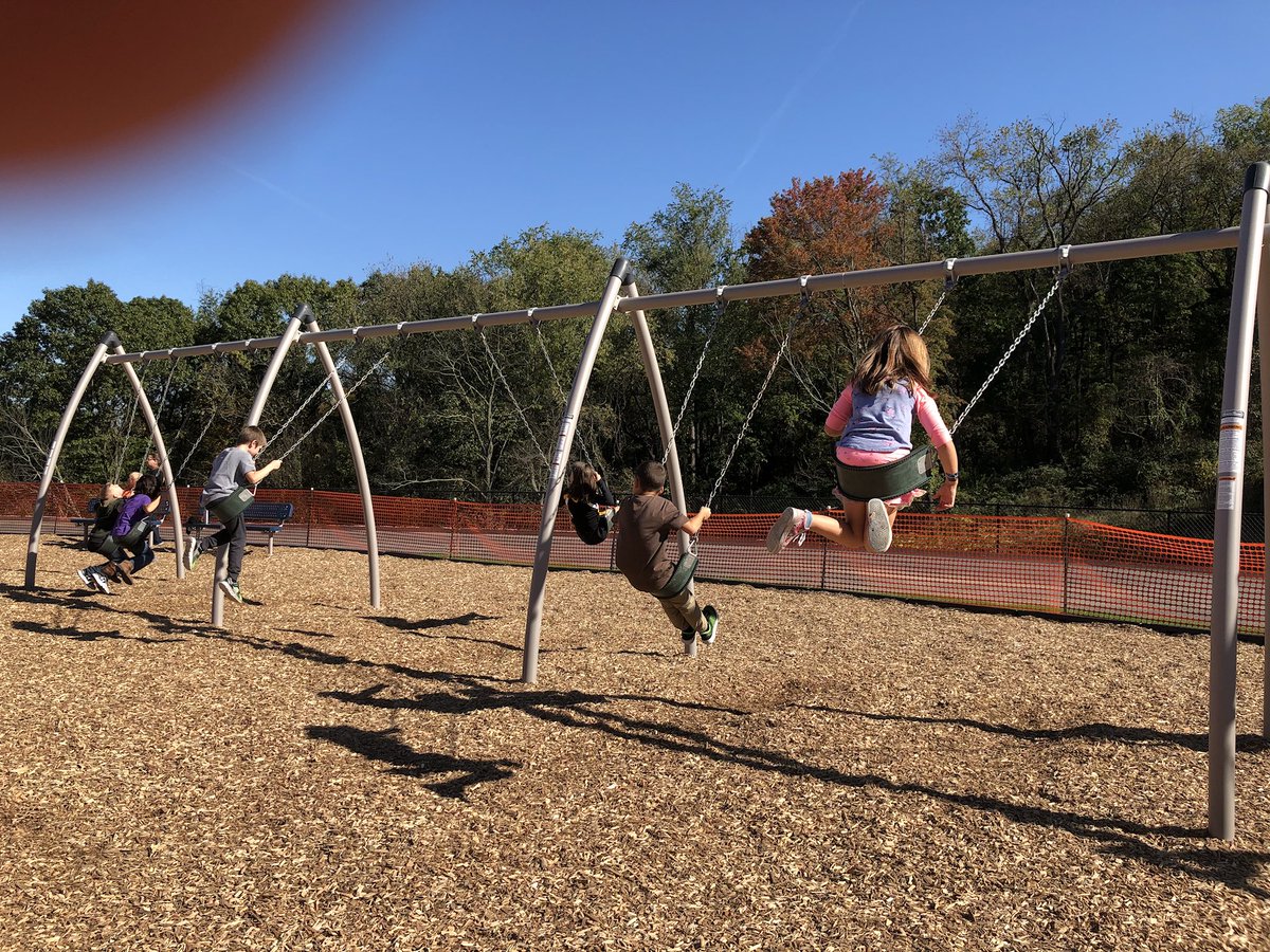 holly35c's tweet photo. Enjoying the beautiful playground!!! https://t.co/Jn8JI7WYgM