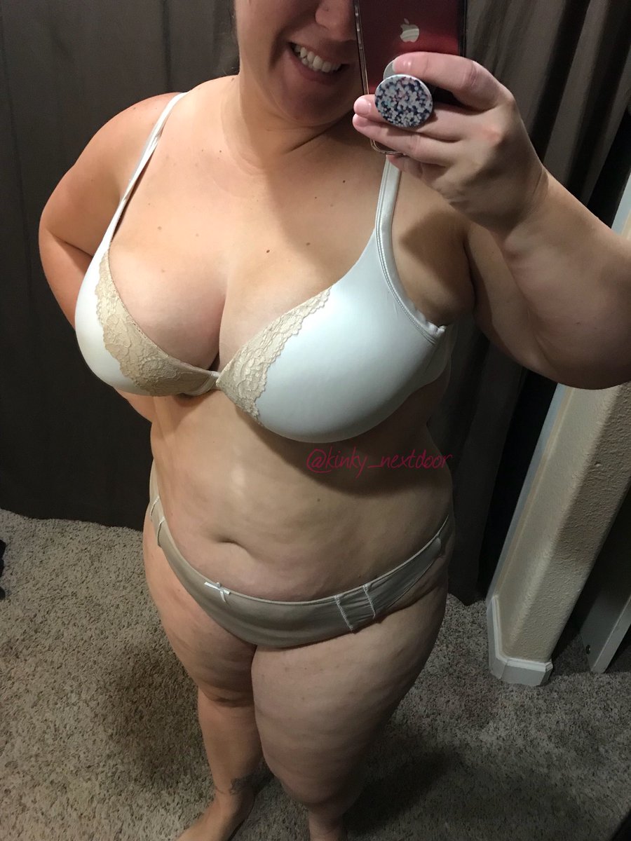 kinky_nextdoor's tweet photo. Happy Friday. I’m excited my hubby comes home tomorrow. It’s been a very long week. Thankful my quad got me through. #mombod #polyquad https://t.co/NcI0Hk2Bpo