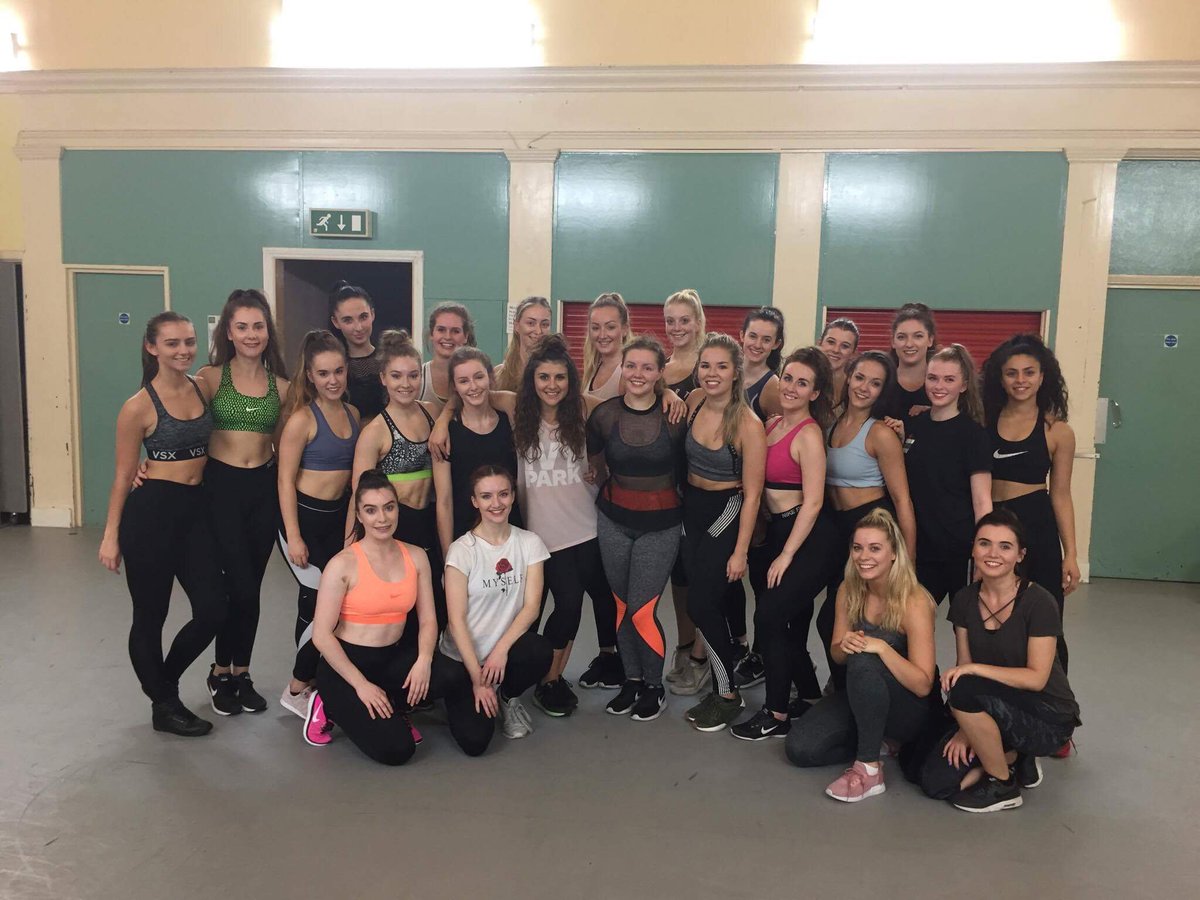 Finishing off my first half term of Jazz Co with my girls and a fabulous workshop  with <a href="/Tara_y_/">Tara Young</a> 🔥❤️🔥❤️ <a href="/OReillyRobbie/">Robbie O'Reilly</a> @JazzCompany18