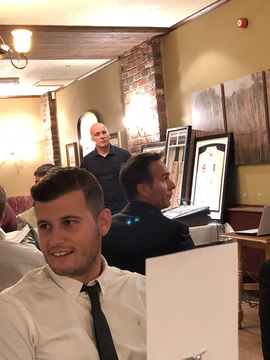 MattVincent9's tweet photo. Two of the great captains of modern cricket #legends #ish #oneoutoftwo @woodynffc @MichaelVaughan @CodnorCC https://t.co/ijrrWDMXtL