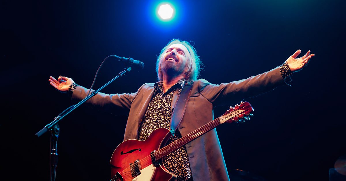 Happy Birthday to Tom Petty. Pretty sure you have wings now. 