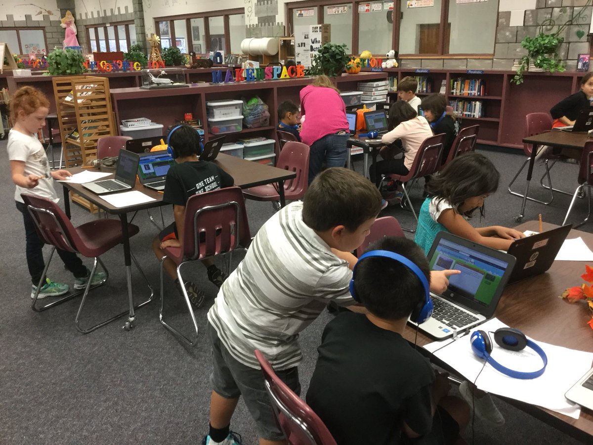 scobeelib's tweet photo. Scobee second graders doing research on national parks with chrome books in the library.   #scobeelib. #scobeeinspired https://t.co/Y3srNLou3H