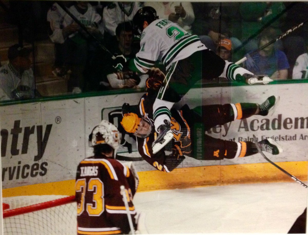 TheRedPepper's tweet image. It’s been years since UofM hockey fled WCHA for Big10. Love’m or hate’m it’ll be a fun weekend in GF! Welcome back but buckle up!  #Showtime