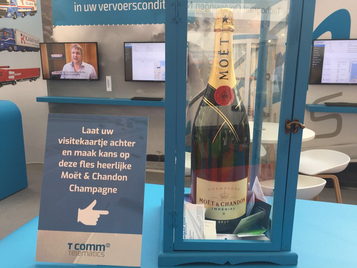 TCommTelematics's tweet image. Bezoekt u vandaag de #MobiliteitsRAI? Kom dan even langs onze stand in Hal 1 en maak kans op deze enorme fles champagne. #tcomm