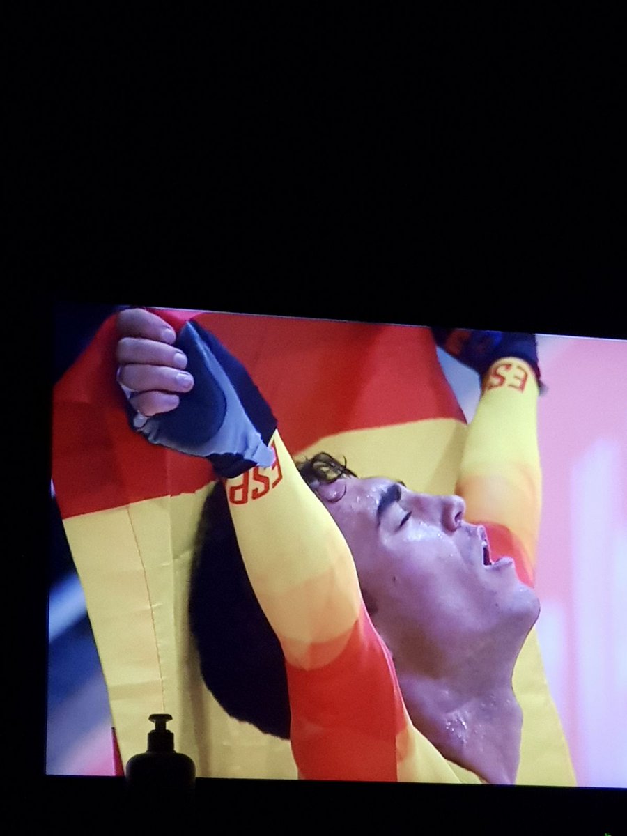 leireolabe77's tweet photo. Campeón de Europa! Otra vez!!! Eres un genio @alberttorresb  #GoTorres https://t.co/ECTMEoXLHH