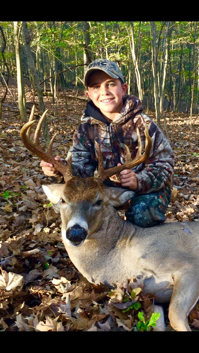 MinniteJason's tweet photo. Congrats to @MinniteTanner on a great Ohio deer!! #OHwhitetail #deerhunting #prouddad https://t.co/zDWrpj9xuW