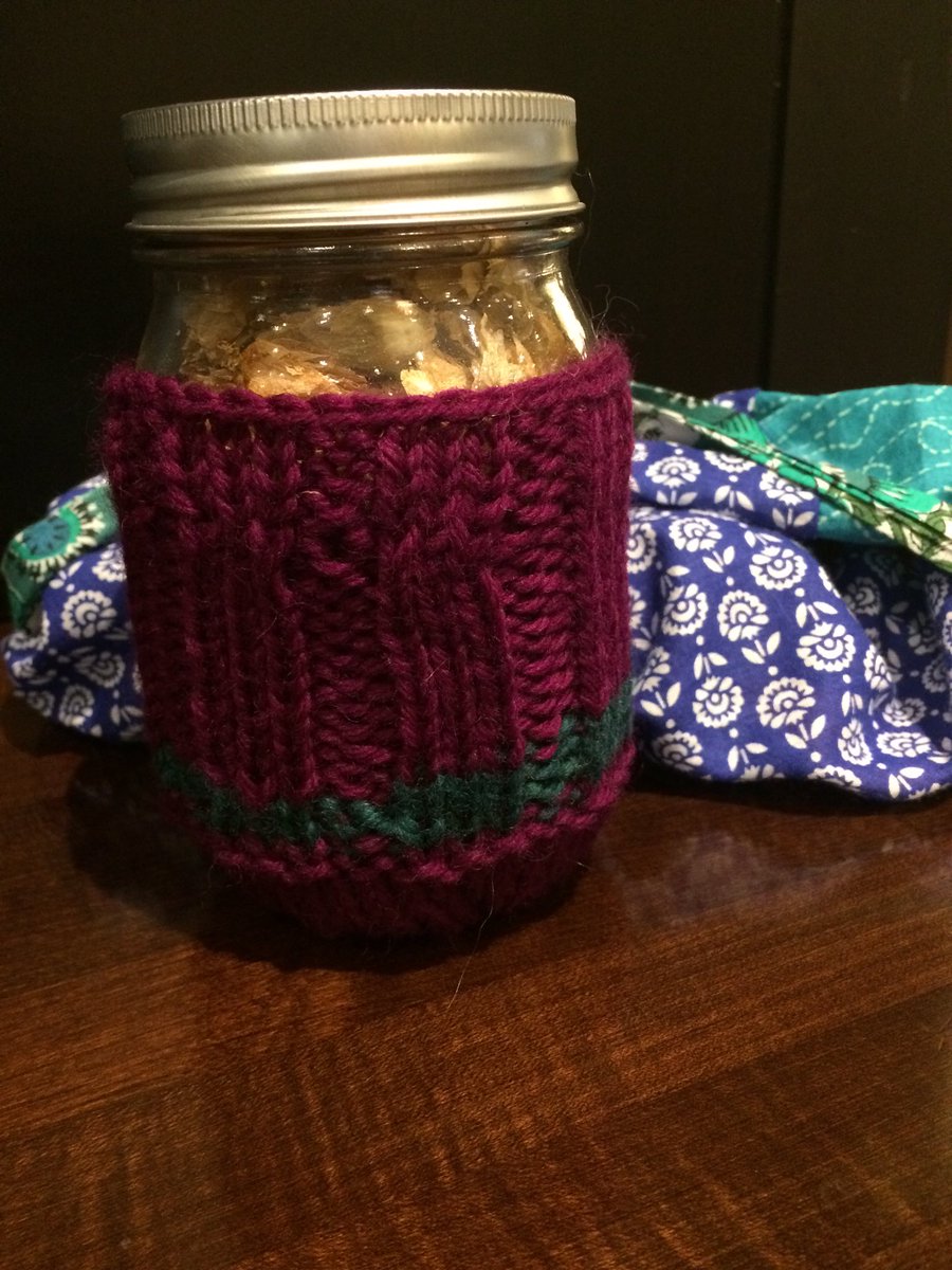 cofogart's tweet photo. @cfha_tweet #mindful #knitting #MasonJar cozy #cfha2017 https://t.co/J72CjKUj9S