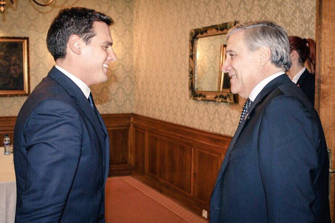 Albert_Rivera's tweet photo. Thank you @EP_President @Antonio_Tajani for your firm support to Spanish democracy. Together we are stronger 🇪🇸🇪🇺💪 #PremioPrincesaDeAsturias https://t.co/JXFyQCUMVp