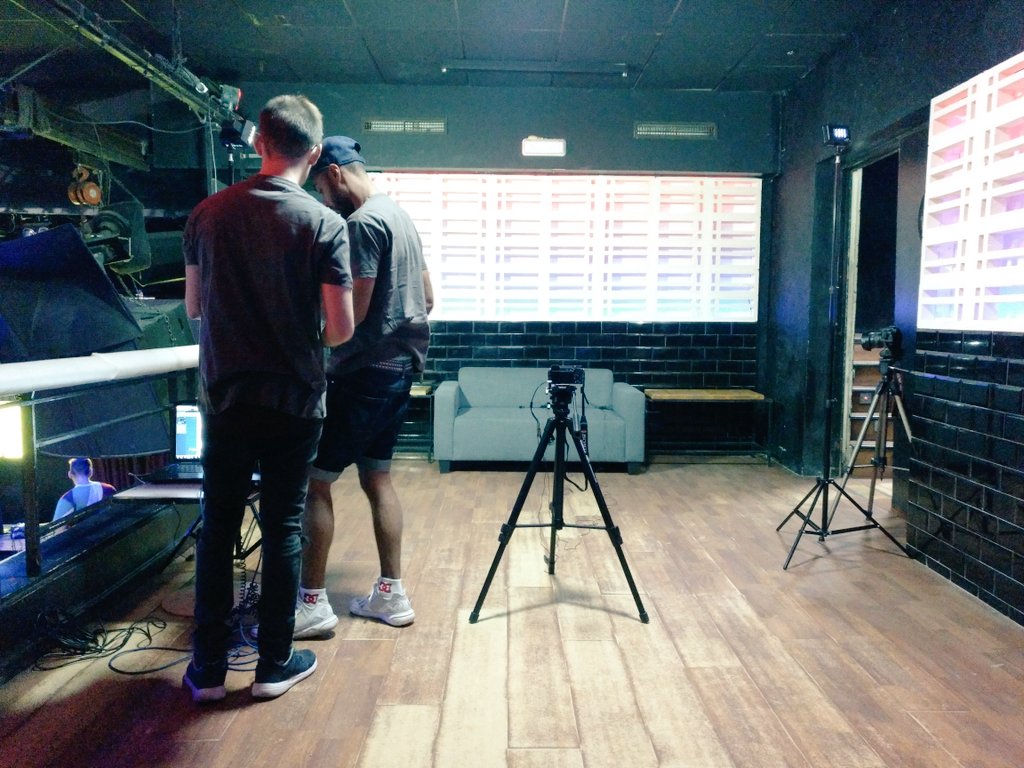 elitefilmsvlc's tweet photo. Todo preparado para la entrevista con #BNMP https://t.co/hpjkyfasRs
