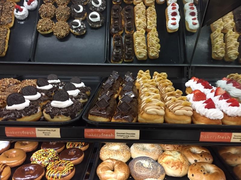 Marshall_HyVee's tweet photo. Come experience the delicious variety of donuts we have for newly active donut program. Freshly fried and decorated donuts daily! 🍩🍩😋 https://t.co/JMkU5T6Qwq