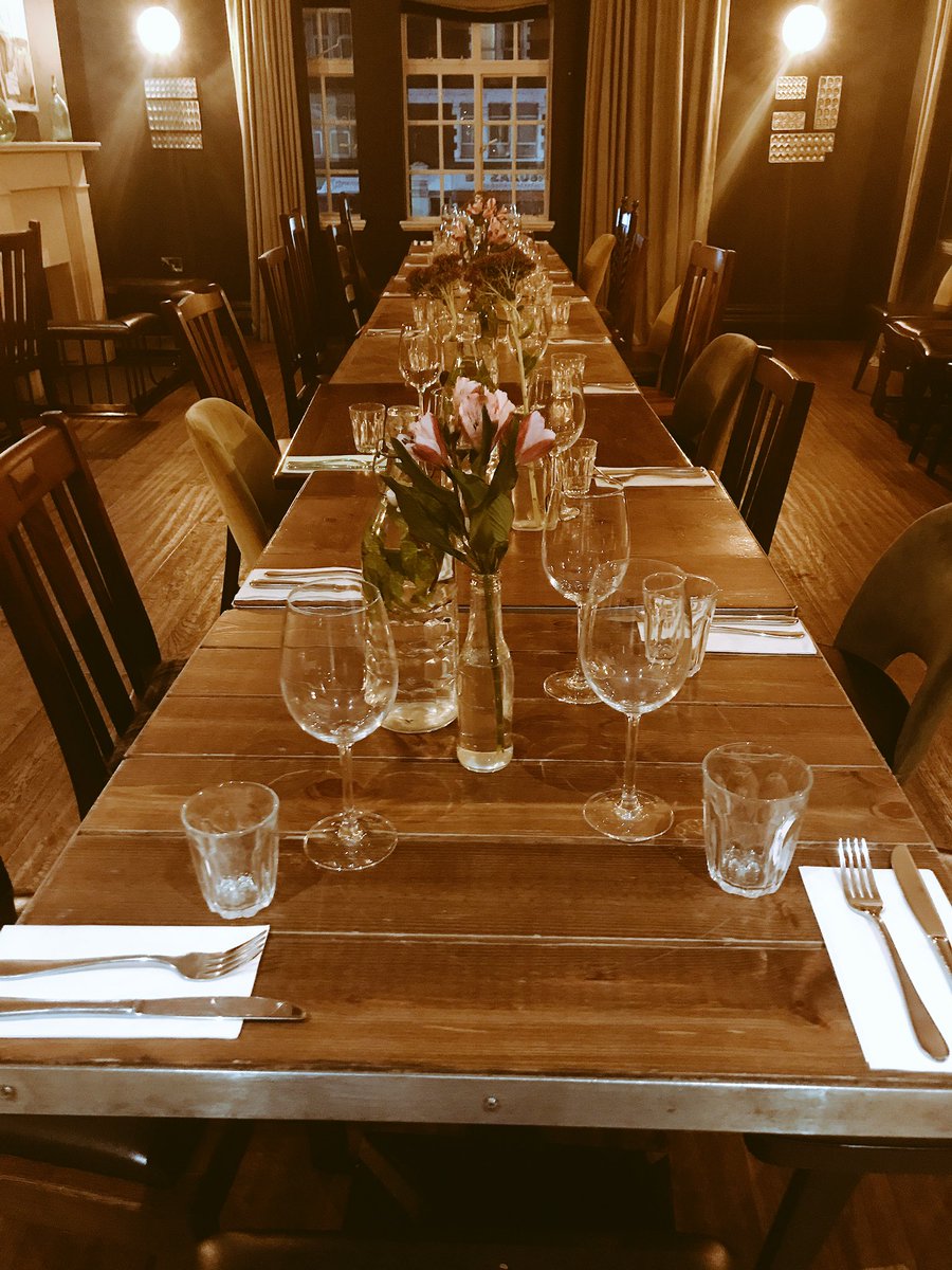 Trafalgar_Arms's tweet photo. Our Sullivan dining room all set up for a special lunch tomorrow #privatehire #letusdothewashingup #christmasiscoming https://t.co/mZWwTFd09q