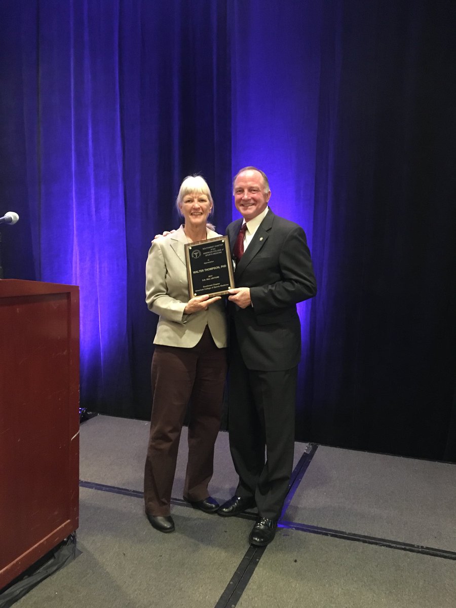 DrWaltThompson's tweet photo. Totally honored to give the DB Hill presentation #swacsm @ACSMNews in #longbeach thx Ann Dr Ann Gibson! https://t.co/TJNDWzRHNF