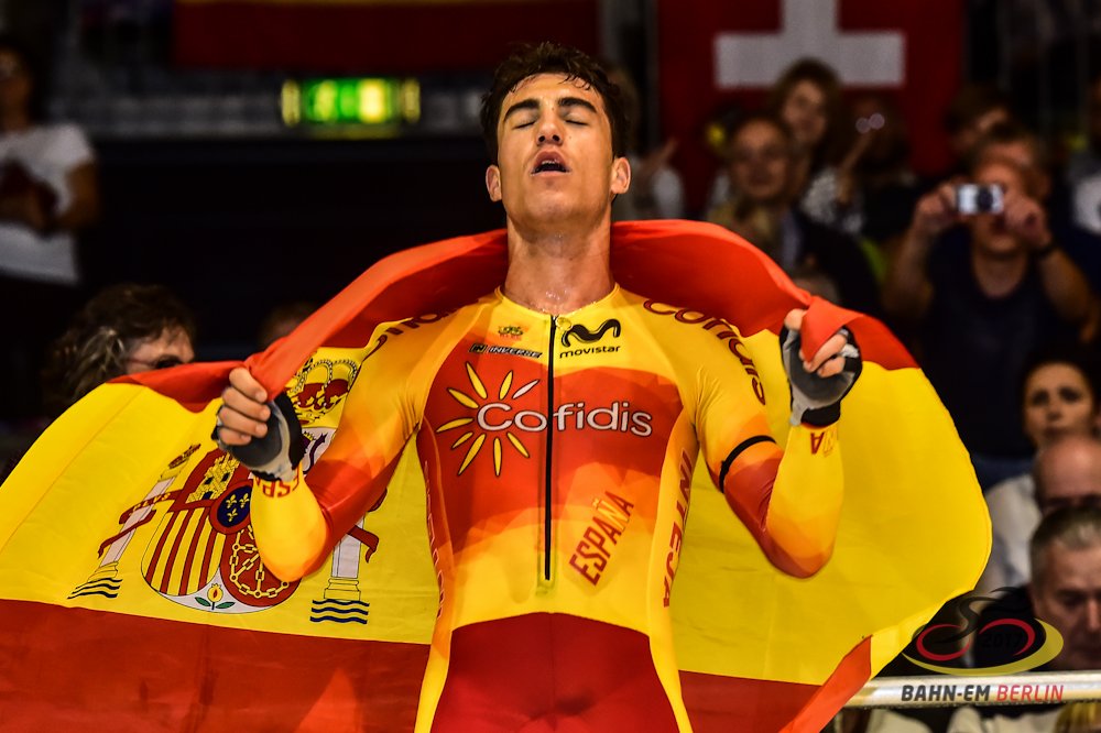 TrackWorlds2020's tweet photo. WHAT A FINISH!! @alberttorresb wins the title in men's omnium - with the last sprint in the points race! Well done!!
@RFECiclismo https://t.co/AleRE8mOwV