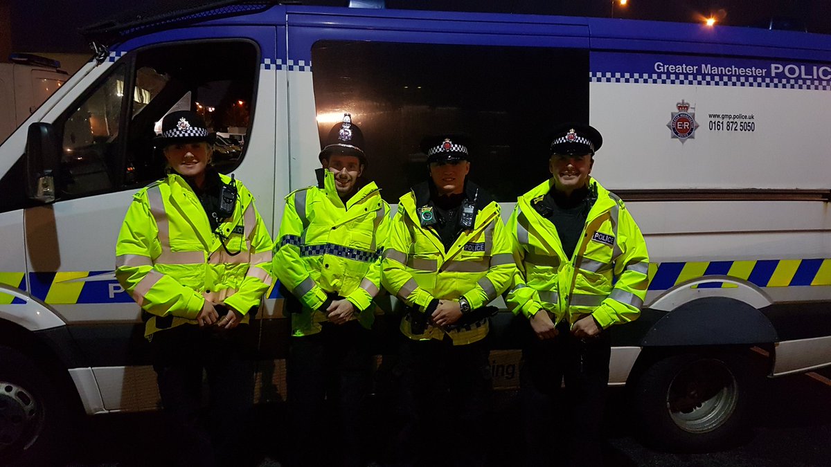 rafctomlinson's tweet photo. The @GMPBuryNorth patrol this eve ing @GMPSpecials #Teambury https://t.co/CJbNJKJvTw
