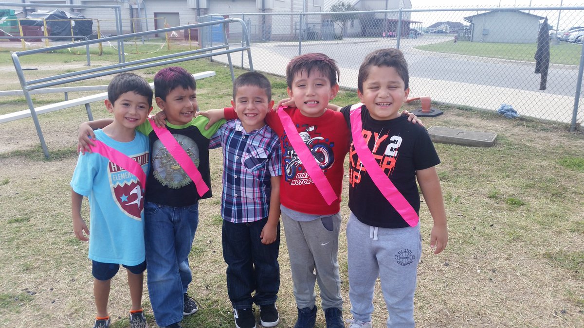 VEllyson10's tweet photo. Pink Out for Breast Cancer! @HaysCISD @Hawkredible #HESKinder https://t.co/b8Zph97zWz