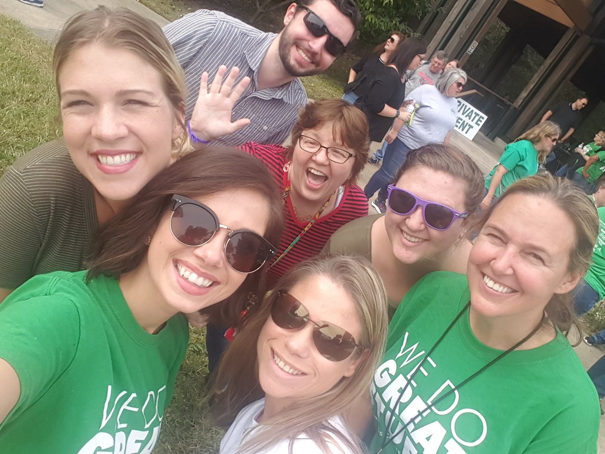 AAnderson6055's tweet photo. @CBREMemphisCOE  Having a great time at the #CBRE Fall Outing! #EmployeeAdvantage https://t.co/w8258B8wHb