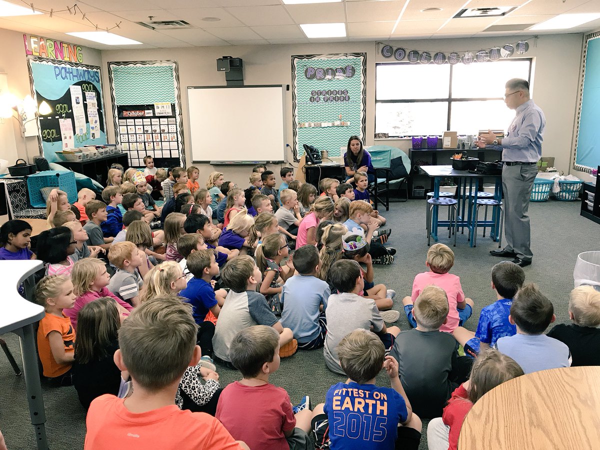 kris10teaches's tweet photo. TY Mr. Nguyen for teaching us all about your job as a Business Application Manager @ Children’s Hospital Colorado! #CommunityPartnership https://t.co/VIZfEcLyUT